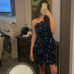 ELLIATT Navy Blue Floral Mini Lace Dress